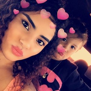 Meet your Posher, Briana